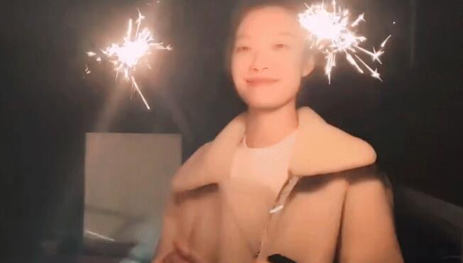 倪妮贴反眉贴 网友灵魂发问:美女都这样吗?